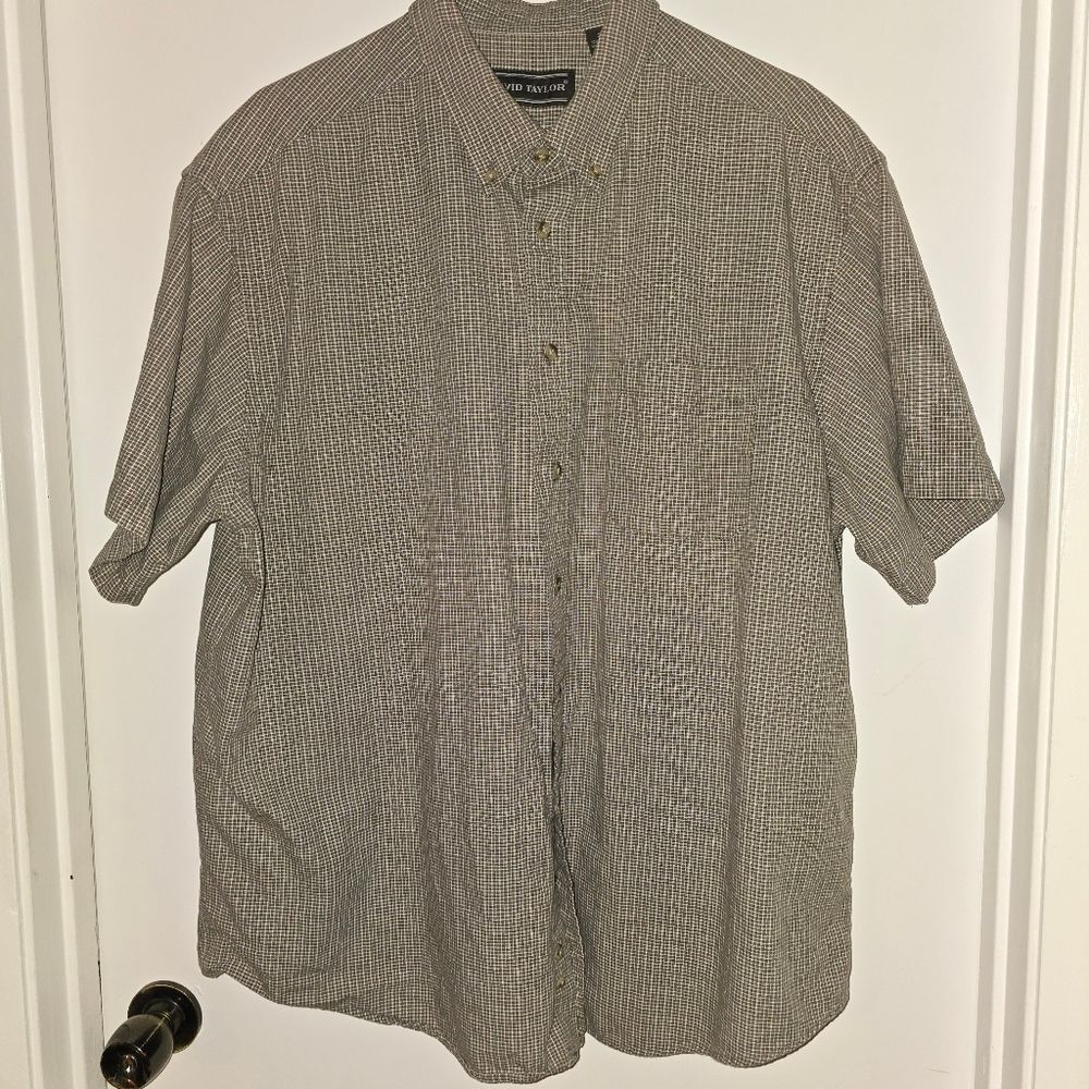 David Taylor tan plaid short sleeve button-up shirt . Size 2XL